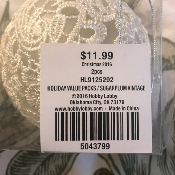White Lace Christmas Balls Hobby Lobby - Picture 2 of 4